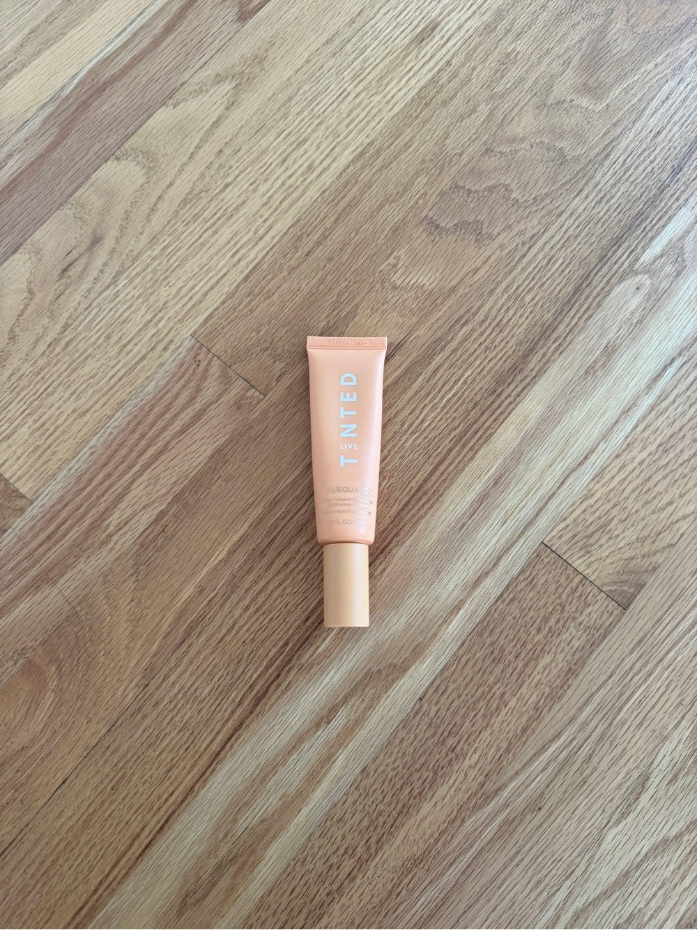 Live Tinted Hueguard 3-in-1 Mineral Sunscreen, Moisturizer, Primer SPF 30
